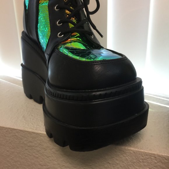 Pre Loved- Cape Robbin Radioactive Platform Boots in Black/8 - SH196 - Picture 9 of 9